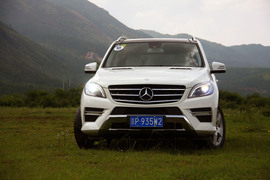 2012款奔驰ML350动感型试驾