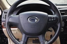 2012款广汽传祺2.0L自动豪华版