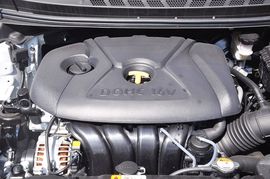 2012款北京现代朗动1.8L手自一体尊贵型