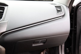 2012款起亚凯尊2.4L商务型实拍