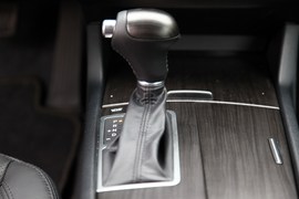 2012款起亚凯尊2.4L商务型实拍