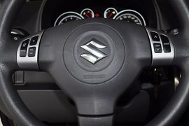2011款铃木天语SX4 1.6L手动灵动型