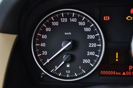 2012款宝马sDrive20i领先型