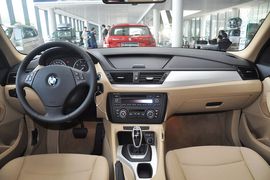 2012款宝马sDrive20i领先型