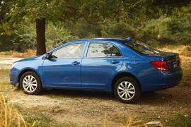 2013款比亚迪速锐1.5TI六速手动版