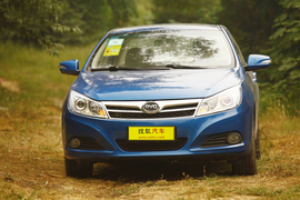 2013款比亚迪速锐1.5TI六速手动版