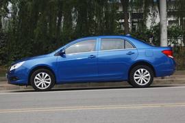 2013款比亚迪速锐1.5TI六速手动版