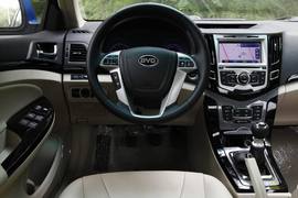 2013款比亚迪速锐1.5TI六速手动版