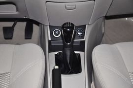 2012款长安悦翔V5 1.5L手动型