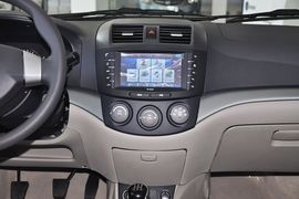 2012款长安悦翔V5 1.5L手动型