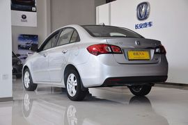 2012款长安悦翔V5 1.5L手动型