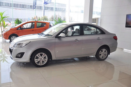 2012款长安悦翔V5 1.5L手动型
