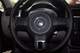 2012款一汽大众宝来1.6L自动特别版