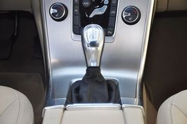 2013款沃尔沃XC60 T5智雅版