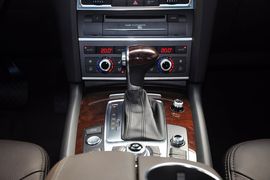 2013款奥迪Q7 40TFSI舒适型到店实拍