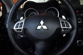 2012款三菱翼神1.8L CVT致尚版豪华型
