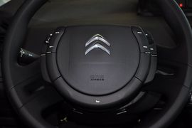 2012款雪铁龙新世嘉2.0L林丹特别版