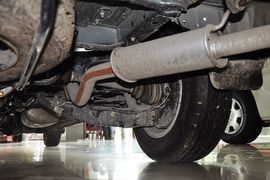2011款金杯阁瑞斯2.4L尊领标准型长轴11座