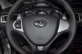 2012款风神H30 CROSS 1.6L手动尊逸型