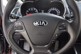 2012款起亚K3 1.6L Premium AT