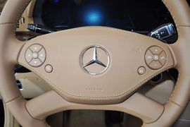 2012款奔驰S300L商务减配版