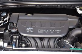 2013款标致408 2.0L手自一体尊贵版