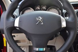 2013款标致408 2.0L手动舒适版