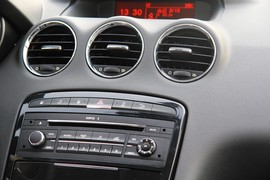 2013款标致408 2.0L自动挡试驾