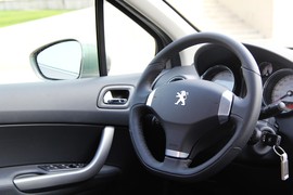 2013款标致408 2.0L自动挡试驾