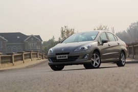 2013款标致408 2.0L自动挡试驾