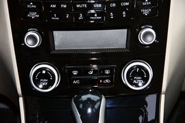 全新奔腾B70 1.8AT豪华型试驾