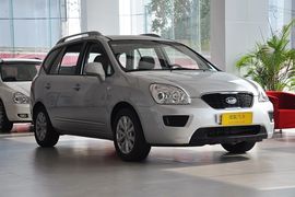 2011款起亚新佳乐1.6L手动5座豪华版到店实拍
