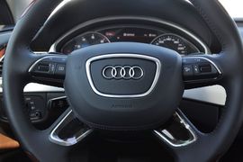 2013款奥迪A8L 55TFSI quattro豪华型