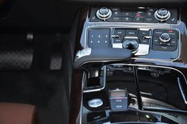2013款奥迪A8L 55TFSI quattro豪华型