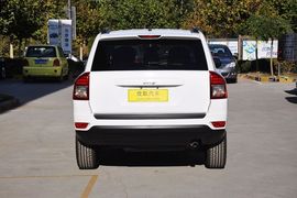 2013款Jeep指南者2.0L运动版到店实拍