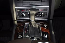 2013款奥迪Q7 35TFSI进取型到店实拍