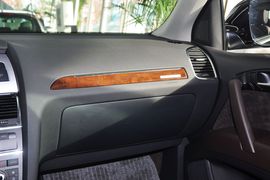 2013款奥迪Q7 35TFSI进取型到店实拍