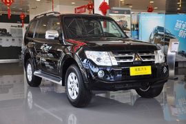 2012款三菱帕杰罗长轴3.8L旗舰版到店实拍