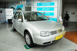 2008款高尔夫增配版外观