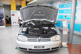 2008款高尔夫增配版外观