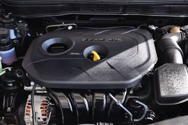 2011款现代索纳塔八2.0L GLS自动领先版