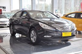 2011款现代索纳塔八2.0L GLS自动领先型