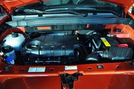 2013款双龙柯兰多2.0L汽油两驱自动精英型