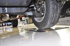 2013款双龙柯兰多2.0L汽油两驱自动精英型