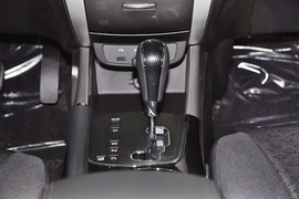 2013款双龙柯兰多2.0L汽油两驱自动精英型