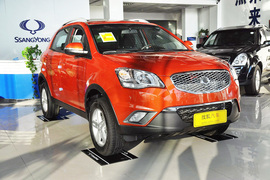 2013款双龙柯兰多2.0L汽油两驱自动精英型