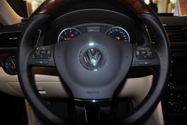 2013款大众帕萨特1.8TSI DSG至尊版