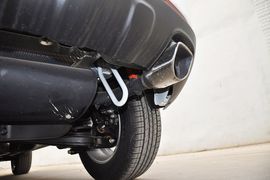 2013款双龙柯兰多2.0L手动两驱舒适版