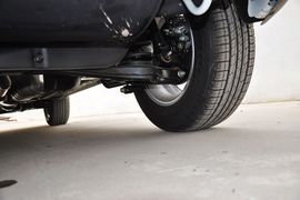 2013款双龙柯兰多2.0L手动两驱舒适版