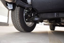 2013款双龙柯兰多2.0L手动两驱舒适版